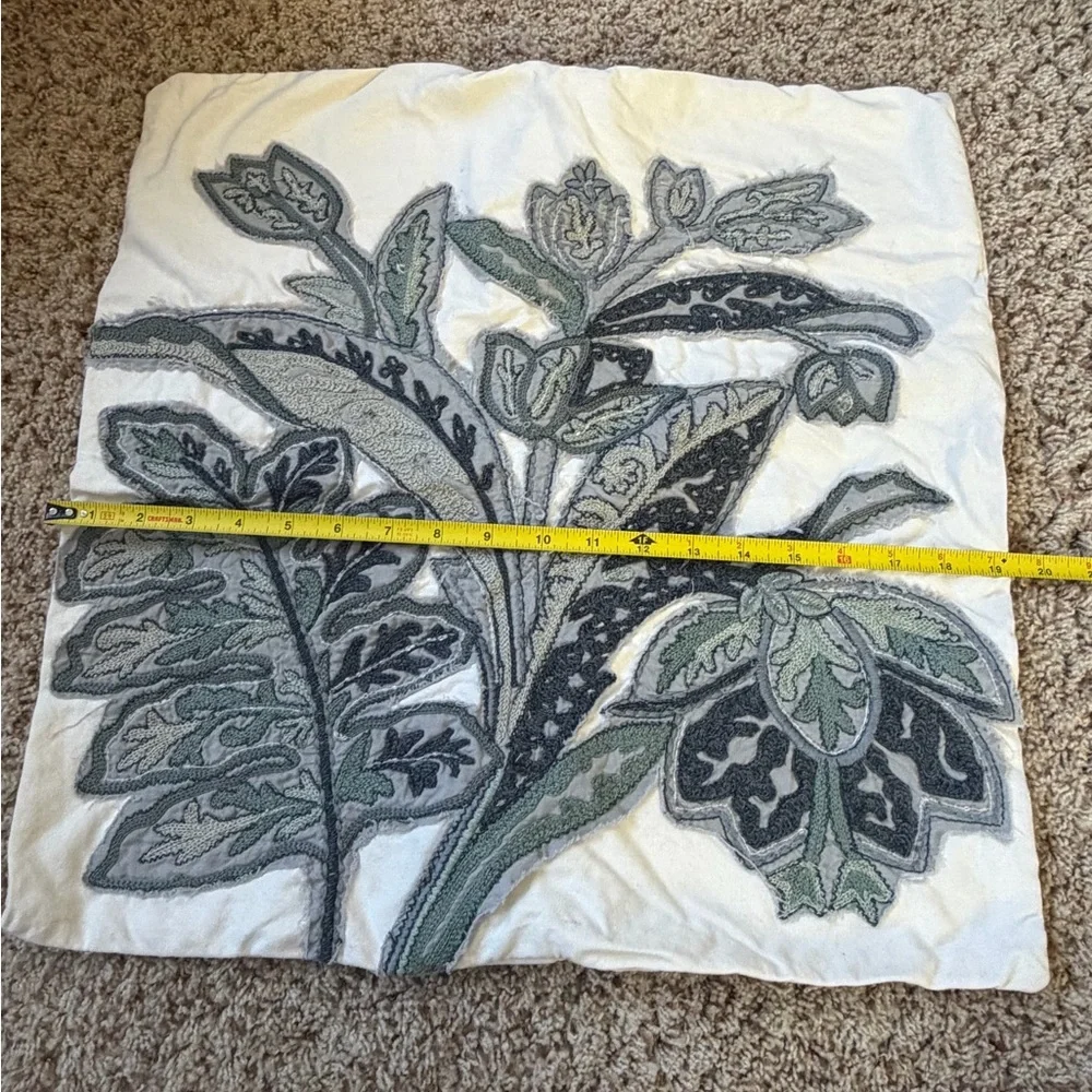 Pottery Barn 20 x 20 crewel embroidered botanical leaf pillow cover Cream blue